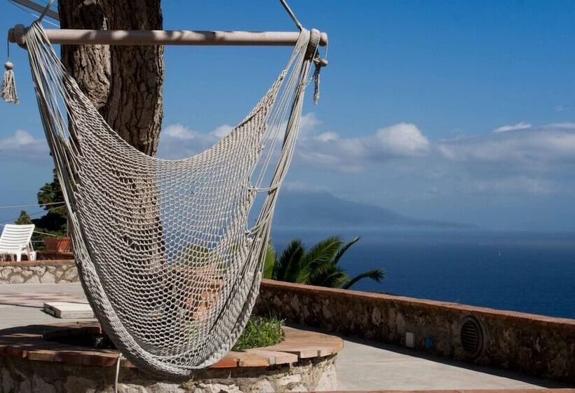 تختخواب و صبحانه Suite Villa Carolina