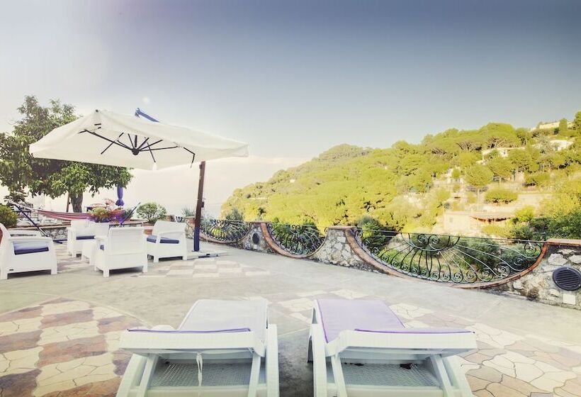 تختخواب و صبحانه Suite Villa Carolina