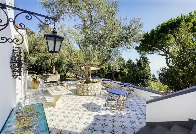 تختخواب و صبحانه Suite Villa Carolina