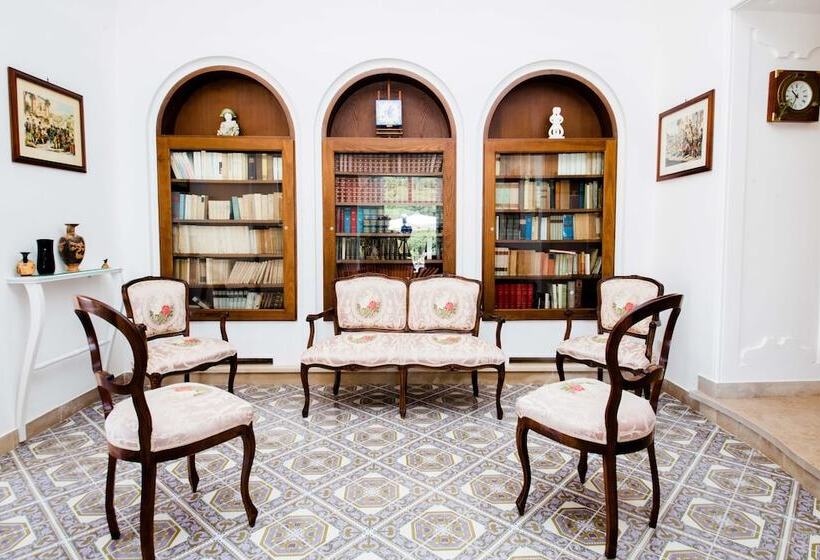 تختخواب و صبحانه Suite Villa Carolina