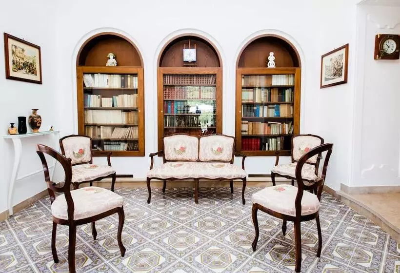 تختخواب و صبحانه Suite Villa Carolina