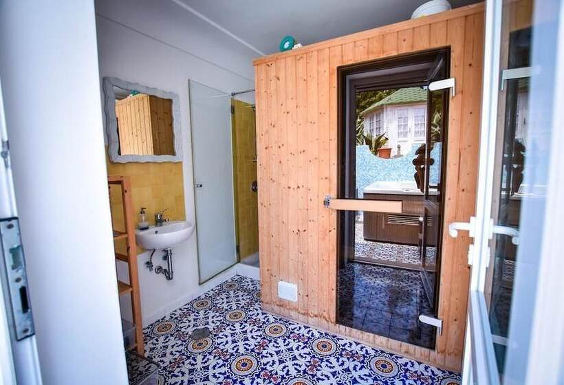 تختخواب و صبحانه Suite Villa Carolina