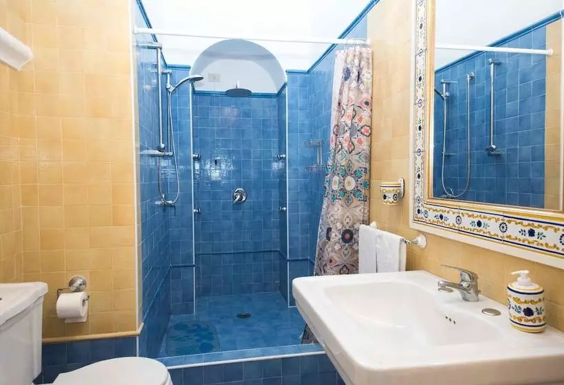 تختخواب و صبحانه Suite Villa Carolina
