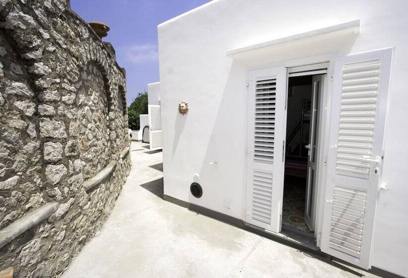 تختخواب و صبحانه Suite Villa Carolina