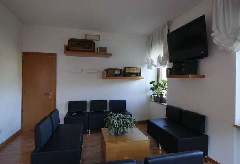 酒店 Albergo De March