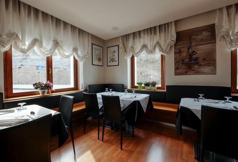 酒店 Albergo De March