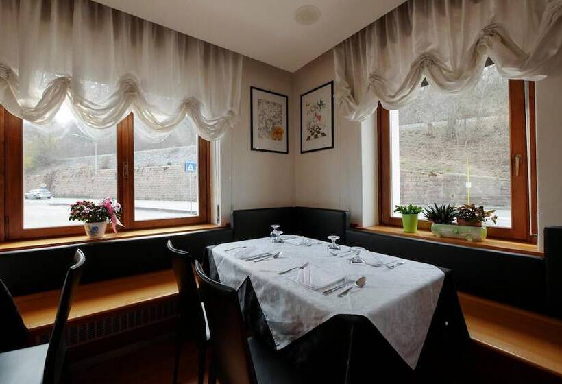 酒店 Albergo De March