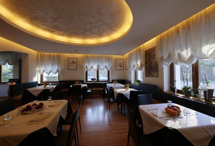 酒店 Albergo De March