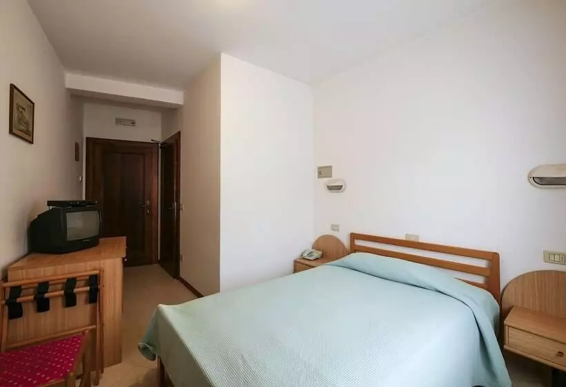 Hotelli Albergo De March
