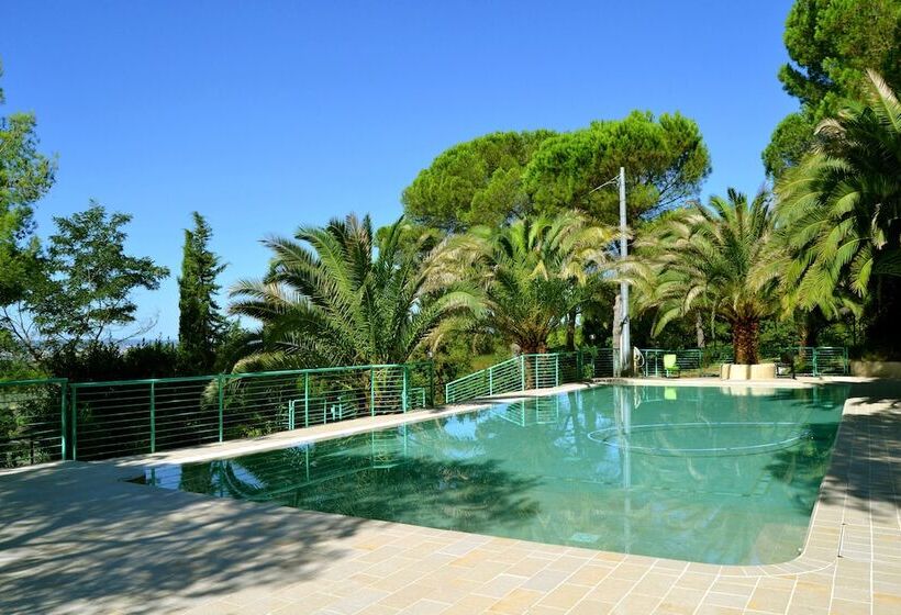 田舎風ホテル Agriturismo Poggio Al Pino