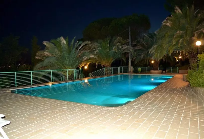 Maaseutuhotelli Agriturismo Poggio Al Pino