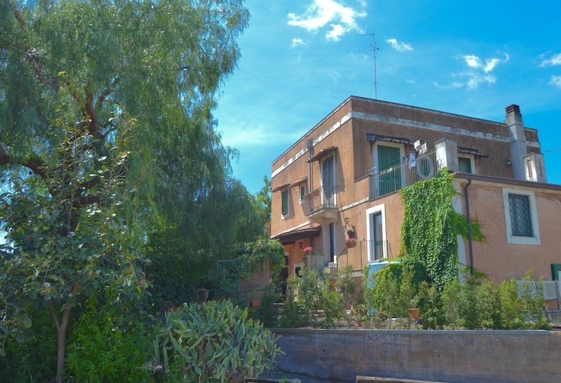 تختخواب و صبحانه La Fagianaia