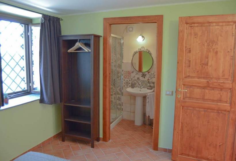 تختخواب و صبحانه La Fagianaia