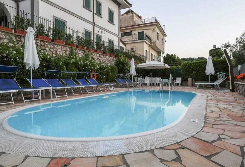 בית מלון כפרי La Pergoletta