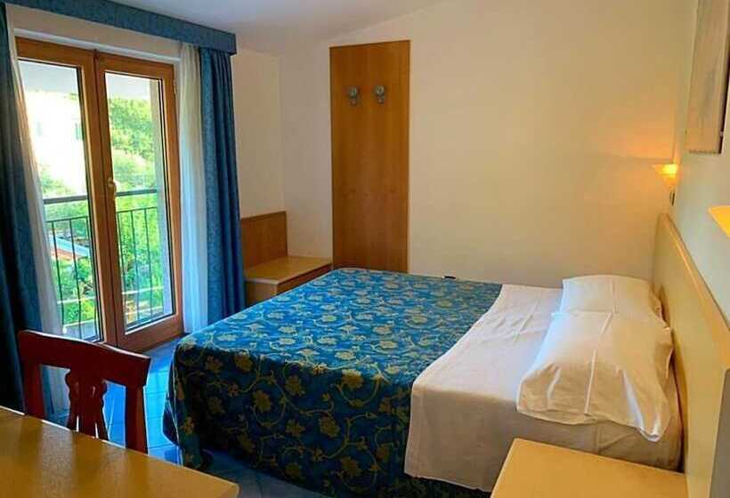 בית מלון כפרי La Pergoletta