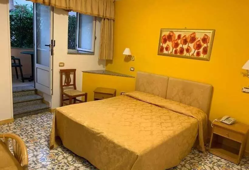 هتل La Pergoletta