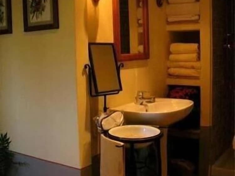 فندق ريفى Domus Etrusca