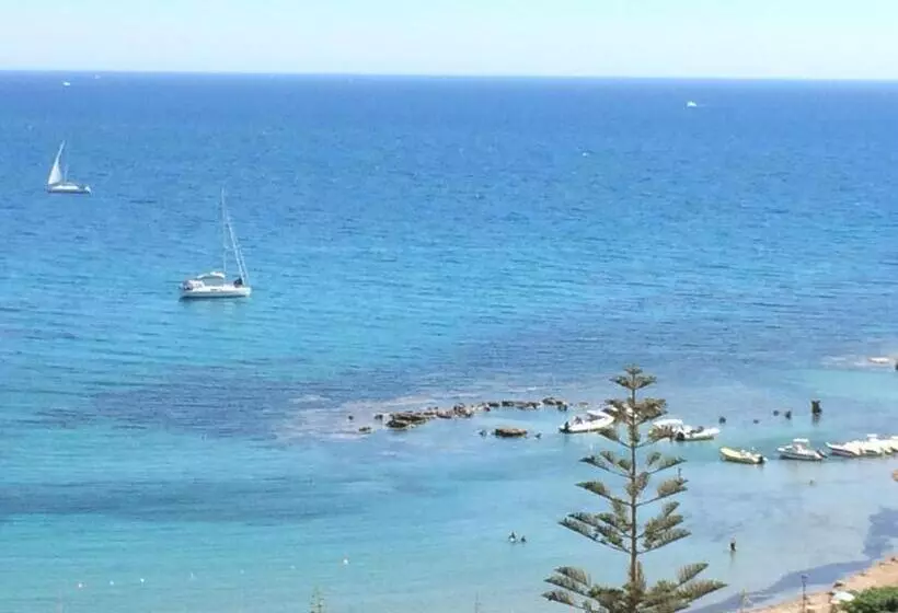 Bed and Breakfast Cala Arenella