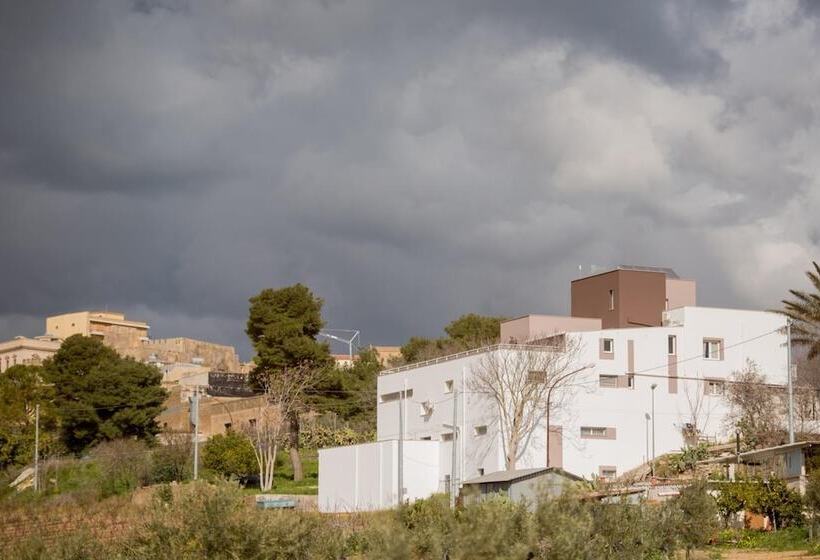 مبيت وإفطار La Terrazza Di Harmakhis