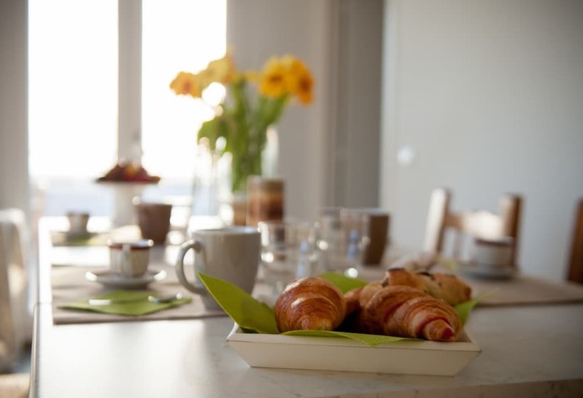 مبيت وإفطار La Terrazza Di Harmakhis