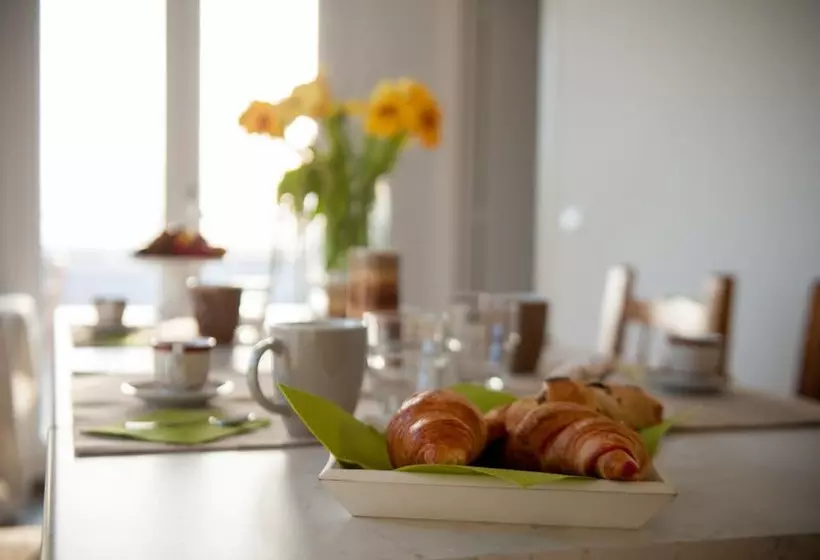 تختخواب و صبحانه La Terrazza Di Harmakhis