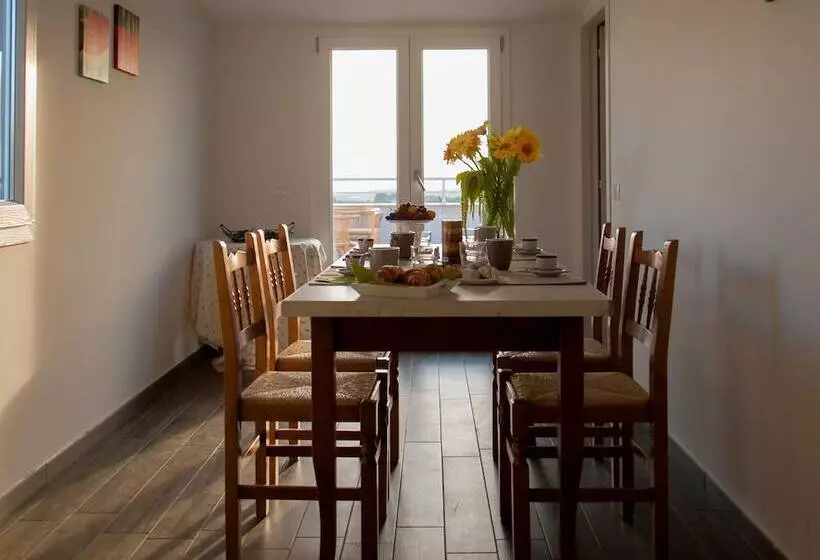 تختخواب و صبحانه La Terrazza Di Harmakhis