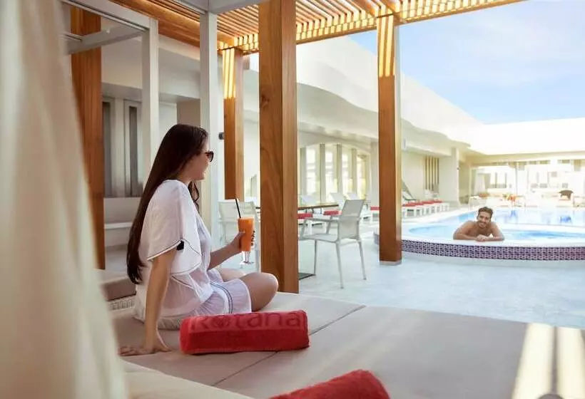 ホテル Al Maha Arjaan By Rotana