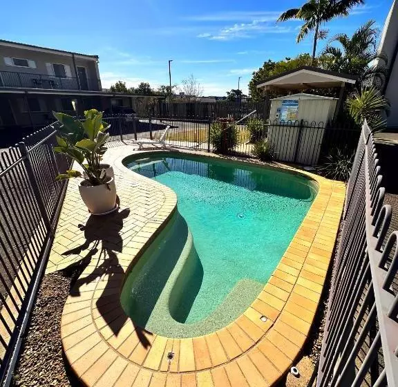 בית מלון כפרי Boulevard Lodge Bundaberg