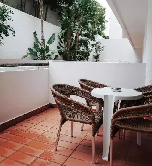 فندق Carvi Beach