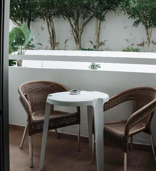 ホテル Carvi Beach