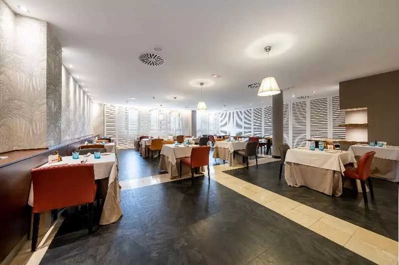 هتل Castilla Termal Olmedo