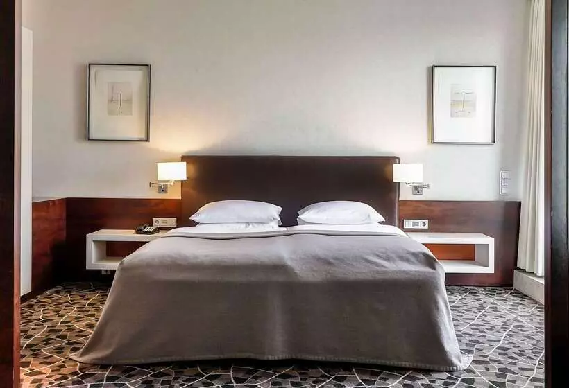 Dorint Hotel Am Heumarkt Köln