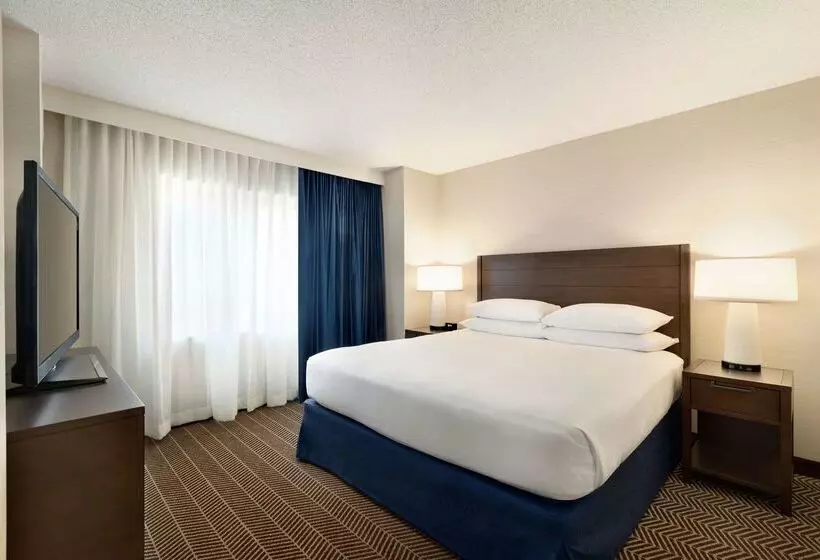 فندق Embassy Suites  Boston Logan Airport