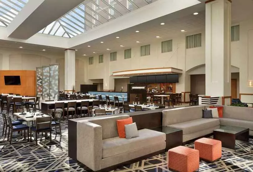 فندق Embassy Suites  Boston Logan Airport