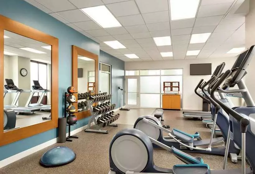 فندق Embassy Suites  Boston Logan Airport