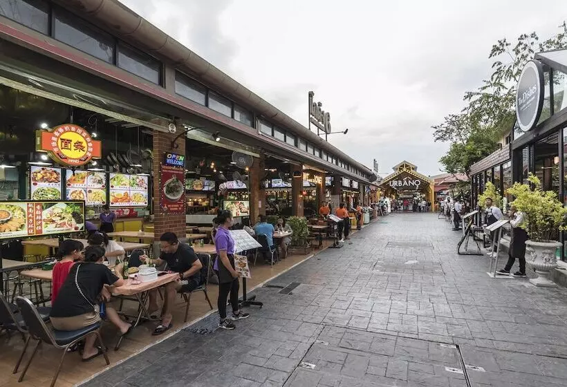 هتل Emporium Suites By Chatrium