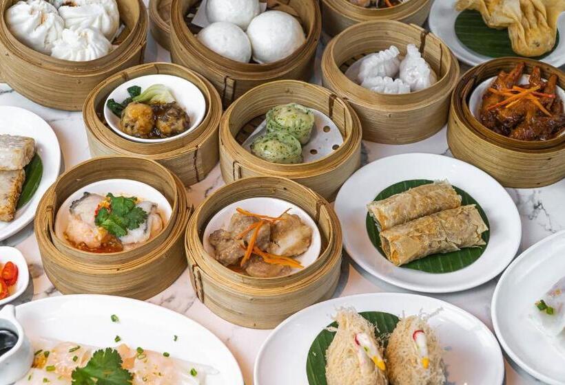 هتل Emporium Suites By Chatrium