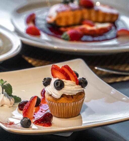 هتل Emporium Suites By Chatrium