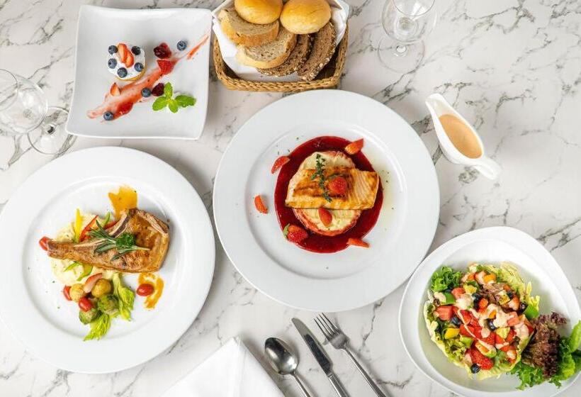 هتل Emporium Suites By Chatrium