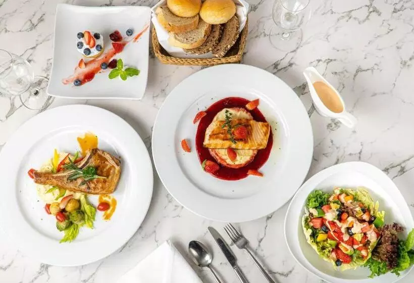 هتل Emporium Suites By Chatrium