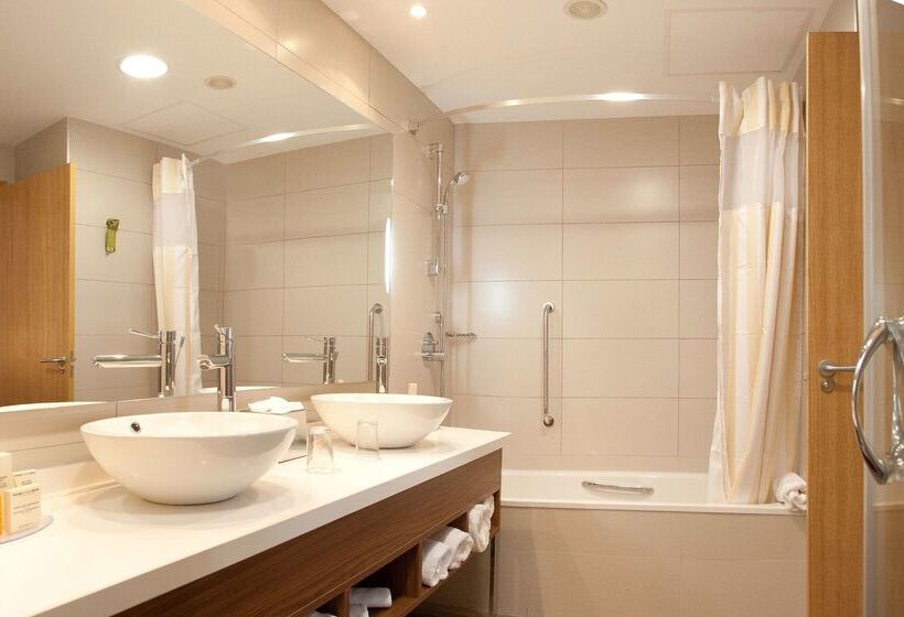 هتل Hilton Garden Inn Malaga