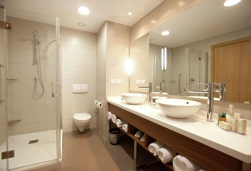 هتل Hilton Garden Inn Malaga