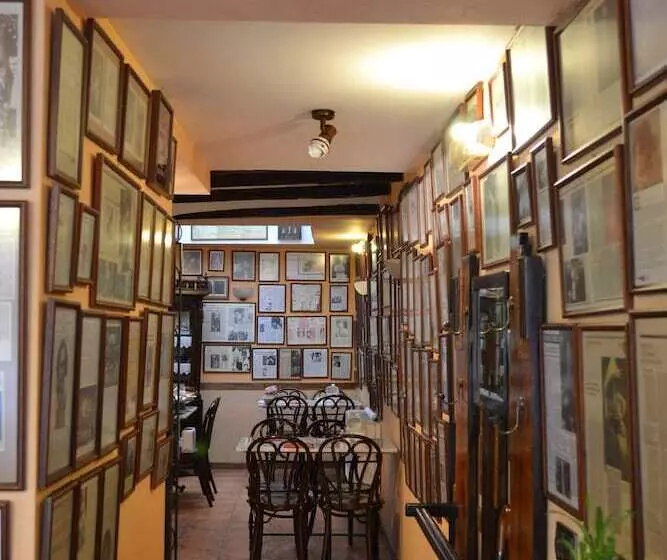 Hotelli Hostal Santa Agueda