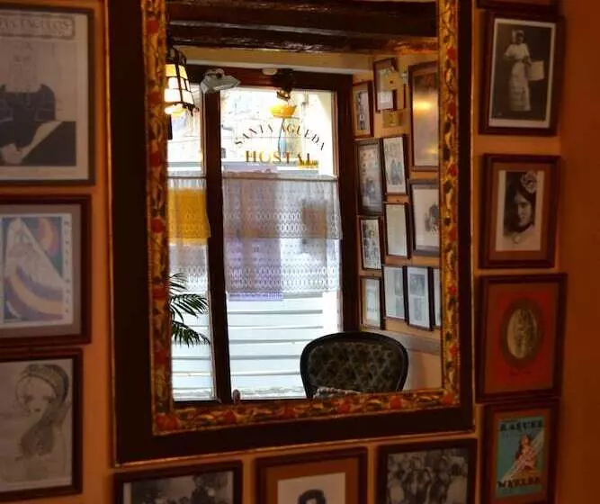 Hotelli Hostal Santa Agueda