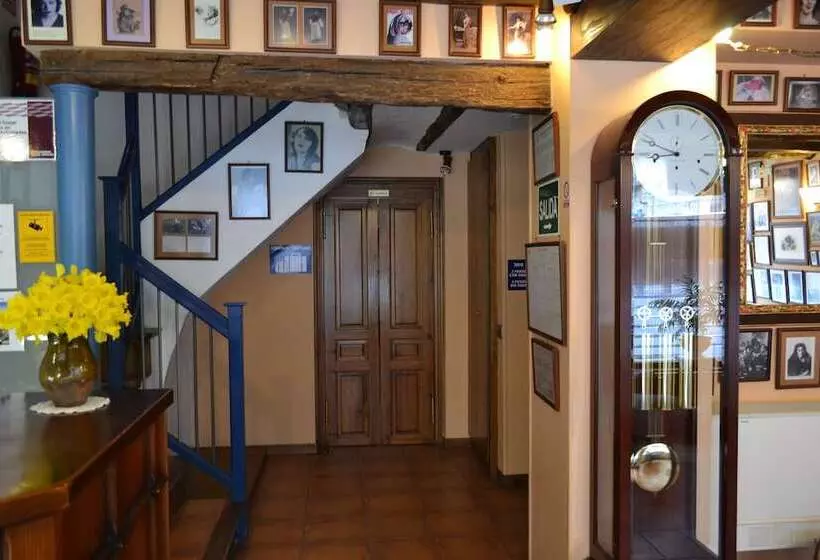 Hotelli Hostal Santa Agueda