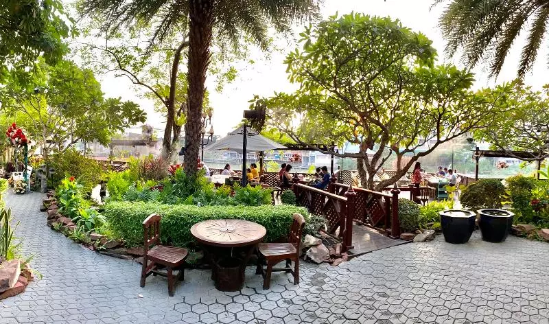 ホテル Krungsri River