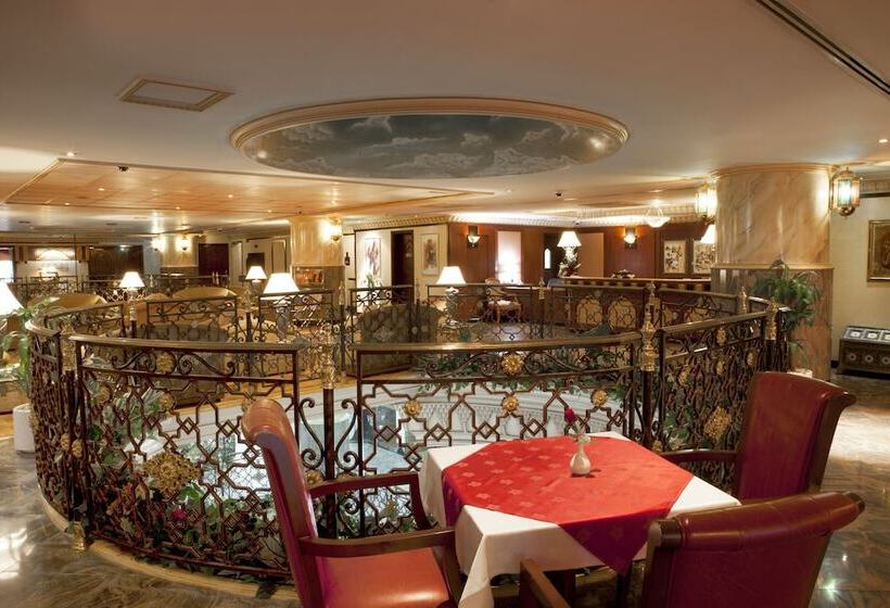 Отель Landmark Plaza