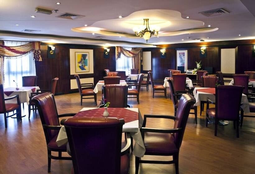 Отель Landmark Plaza