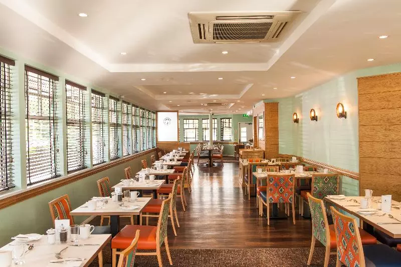 ホテル Leonardo Inn Aberdeen Airport