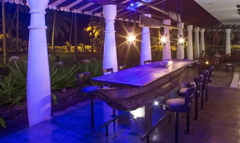 Отель Tangerine Beach